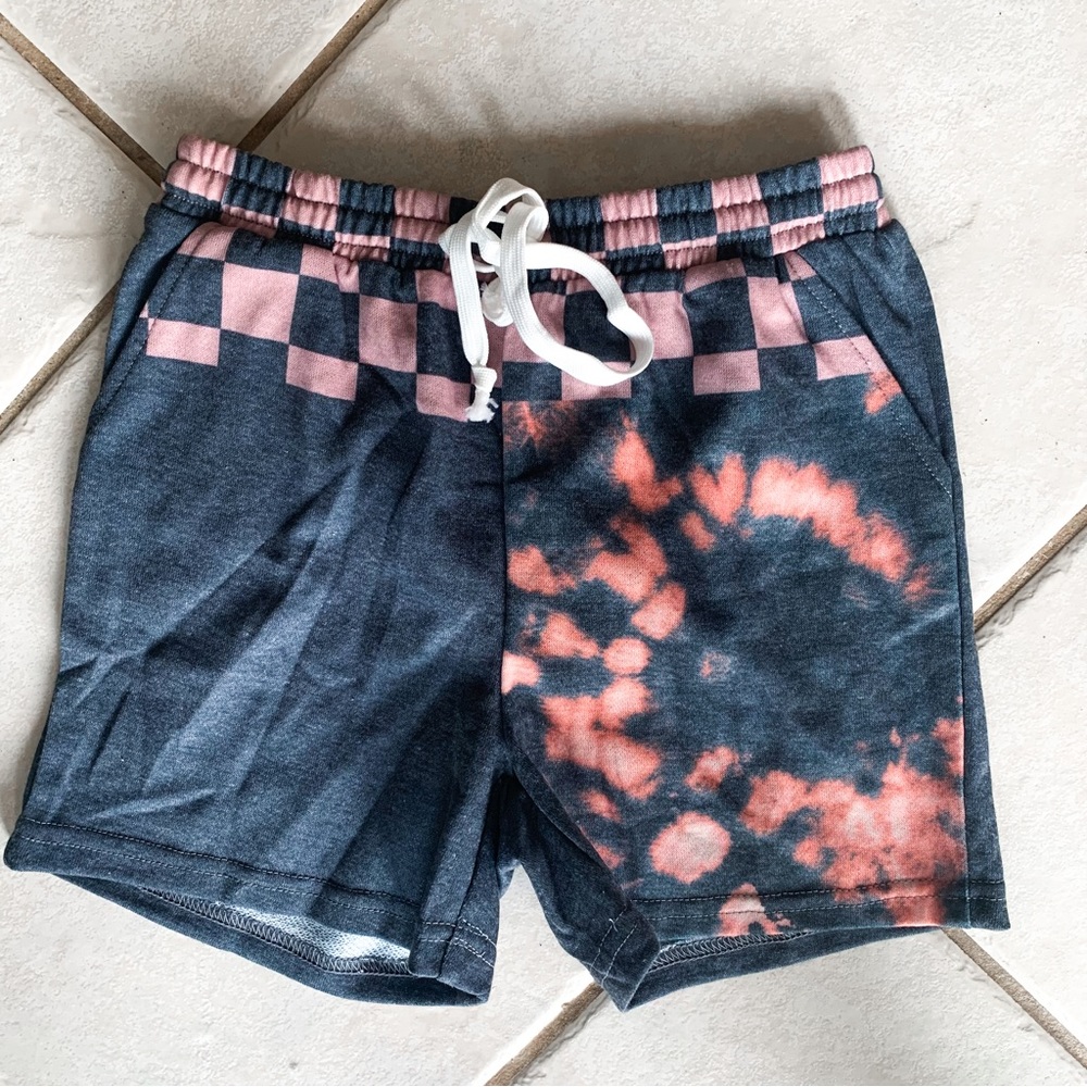 Asis • Graphic Shorts